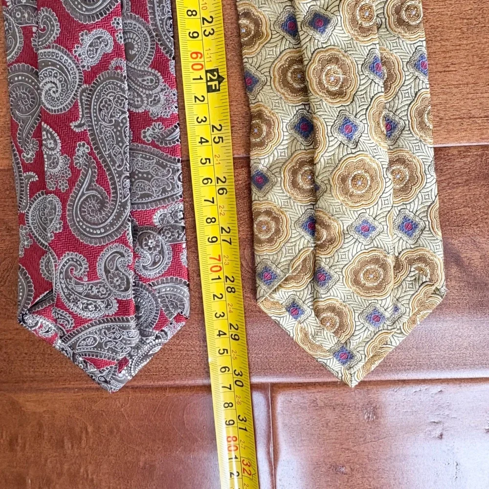 Jos A Bank Signature Collection Silk Paisley Medallion Ties Mens OS Red Gold